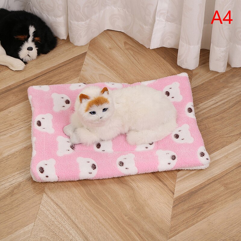 Soft Flannel Pet Blanket Pad Thickened Pet Fleece Bed Mat for Puppy Dog Cat Sofa Cushion Keep Warm Cats Sleeping Cover Home Rug
