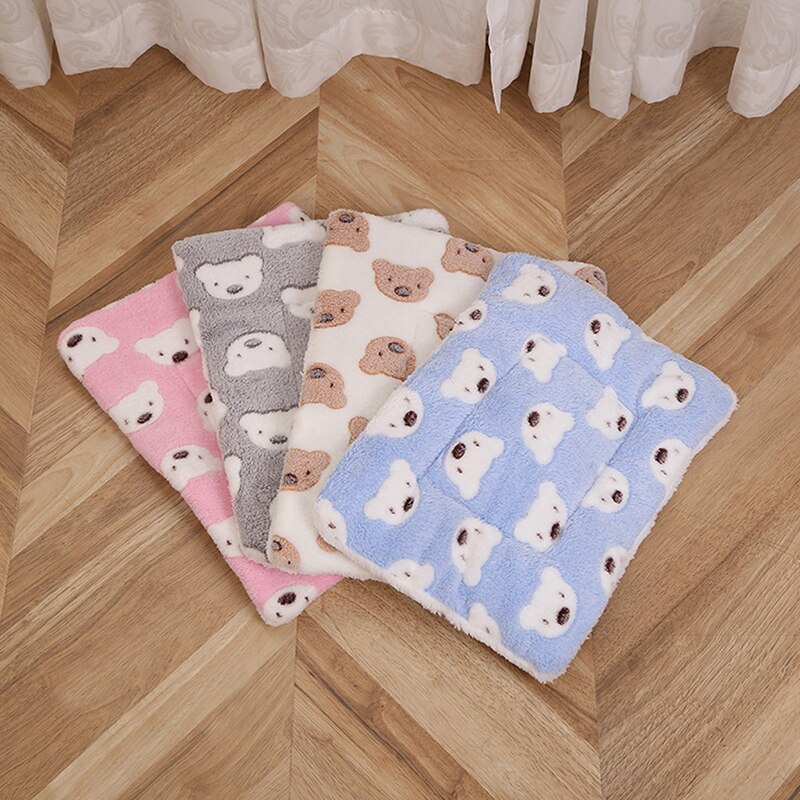 Soft Flannel Pet Blanket Pad Thickened Pet Fleece Bed Mat for Puppy Dog Cat Sofa Cushion Keep Warm Cats Sleeping Cover Home Rug