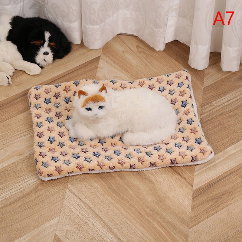 Soft Flannel Pet Blanket Pad Thickened Pet Fleece Bed Mat for Puppy Dog Cat Sofa Cushion Keep Warm Cats Sleeping Cover Home Rug