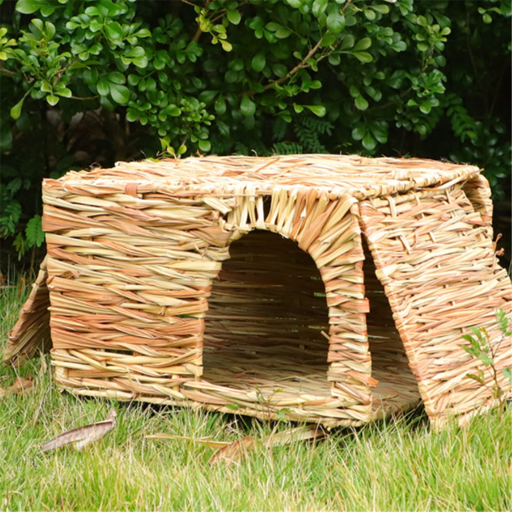 Rabbit Straw House Foldable thatched Cottage Natural Grass Cage Pet Hideaway Chew Toy Den Hamster Hut Small Animal Grassy Nest