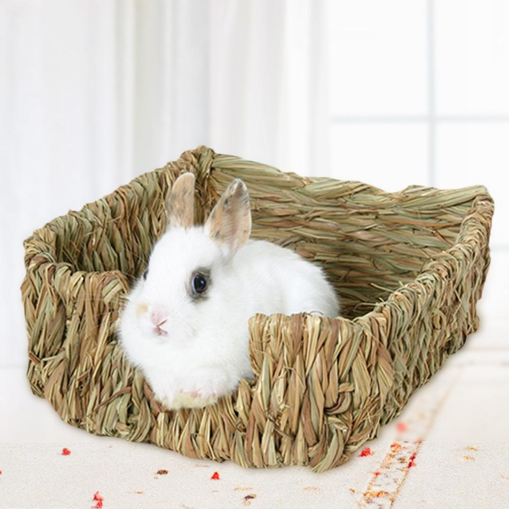 Handcraft Woven Grass Hamster Nest Rabbit House Cage Natural Grass Bed Nest for Guinea Pigs Chinchillas Small Pets Chew Toys