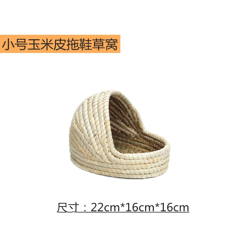 Small Pet Supplies Drop Ear Rabbit Nest Warm Grass Nest Guinea Pig Nest Dutch Pig Pet Products Hand Woven Castle Grass House