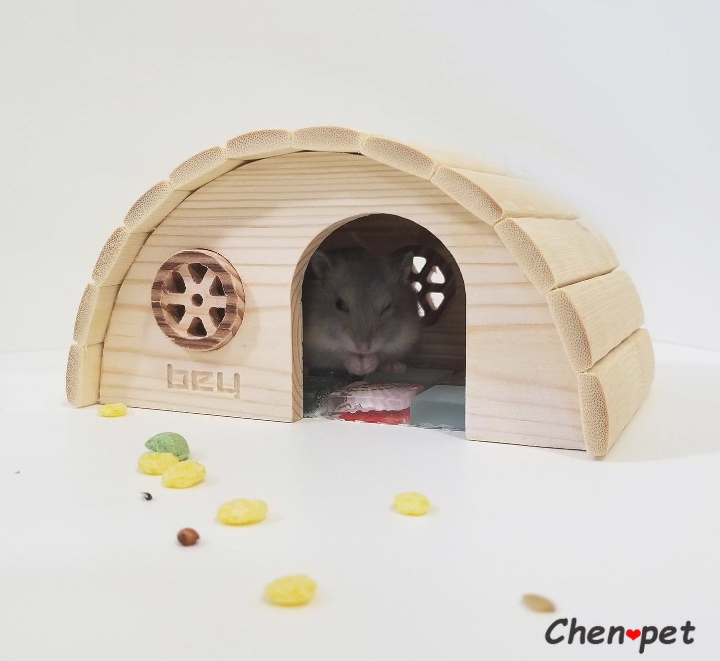 High Quality Natural Hamster Wood Shed House Small Animal Cage Accessories Chinchillas Toys