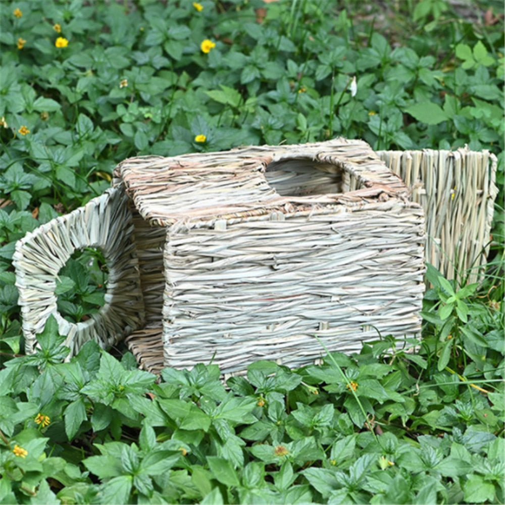 Rabbit Straw House Foldable thatched Cottage Natural Grass Cage Pet Hideaway Chew Toy Den Hamster Hut Small Animal Grassy Nest