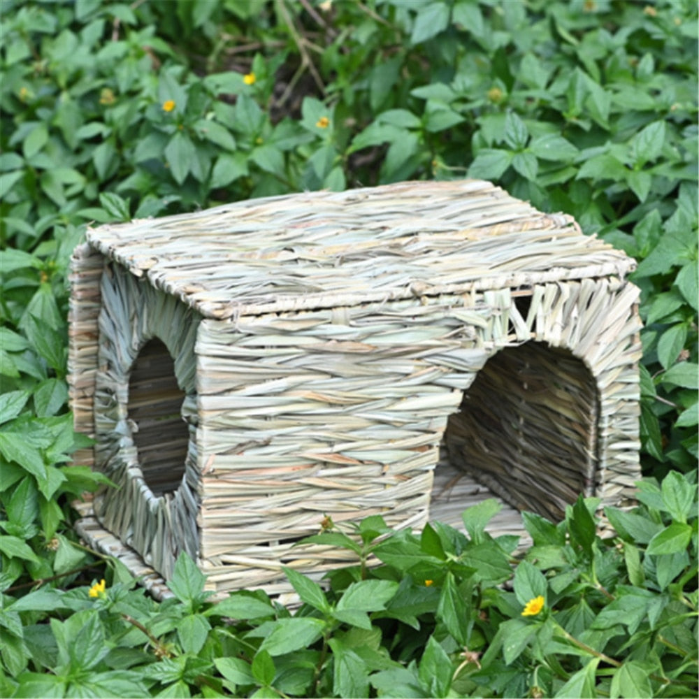 Rabbit Straw House Foldable thatched Cottage Natural Grass Cage Pet Hideaway Chew Toy Den Hamster Hut Small Animal Grassy Nest