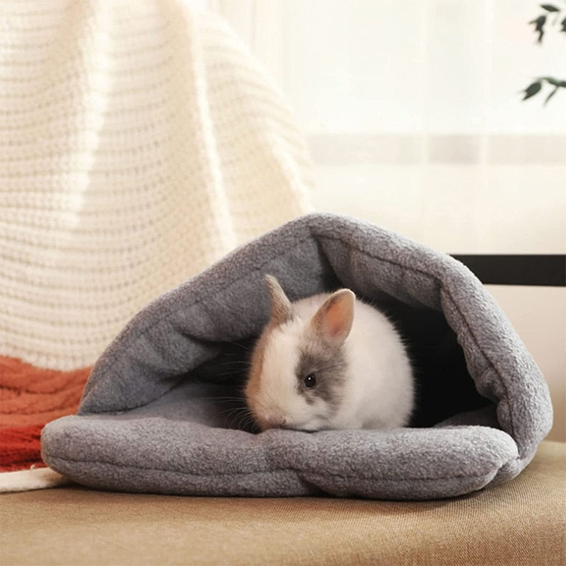 Guinea Pig Warm Bed Rabbit House Hamster Sleeping Bag Small Pet Item Cave Nest Soft Fleece Slippers Bed Guinea Pigs Assessories